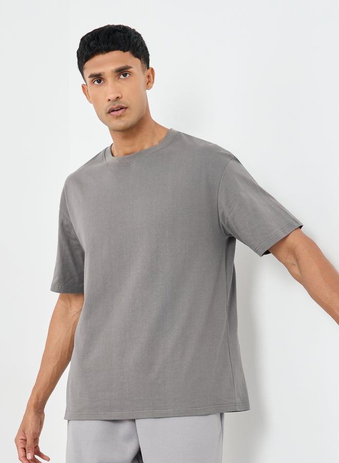 ستايلي تيشيرت رجالي كبير الحجم برسومات خلفية - Image 3